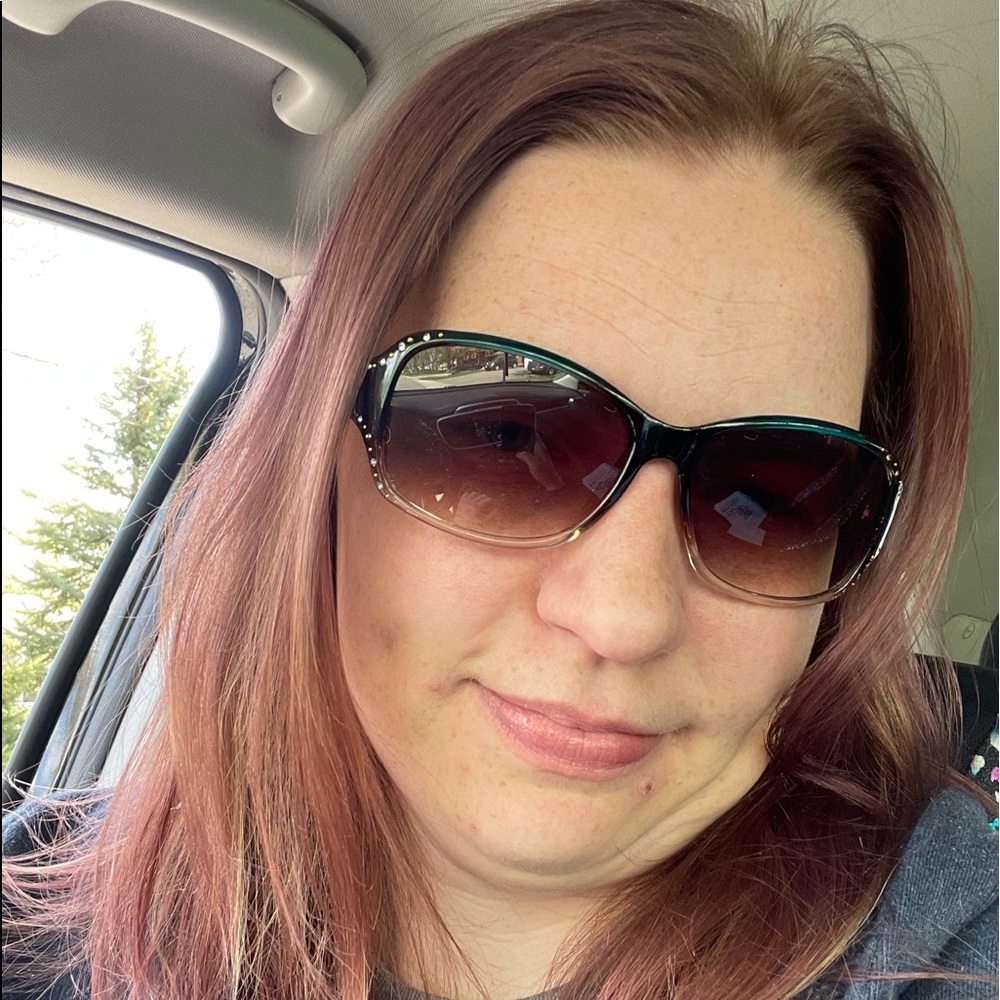 Meet your Posher, Nicole